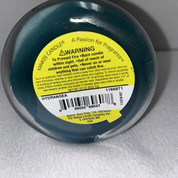 Yankee Candle HYDRANGEA Large Jar 22 Oz Blue Housewarmer Floral OOP Not Burned - Picture 6 of 8